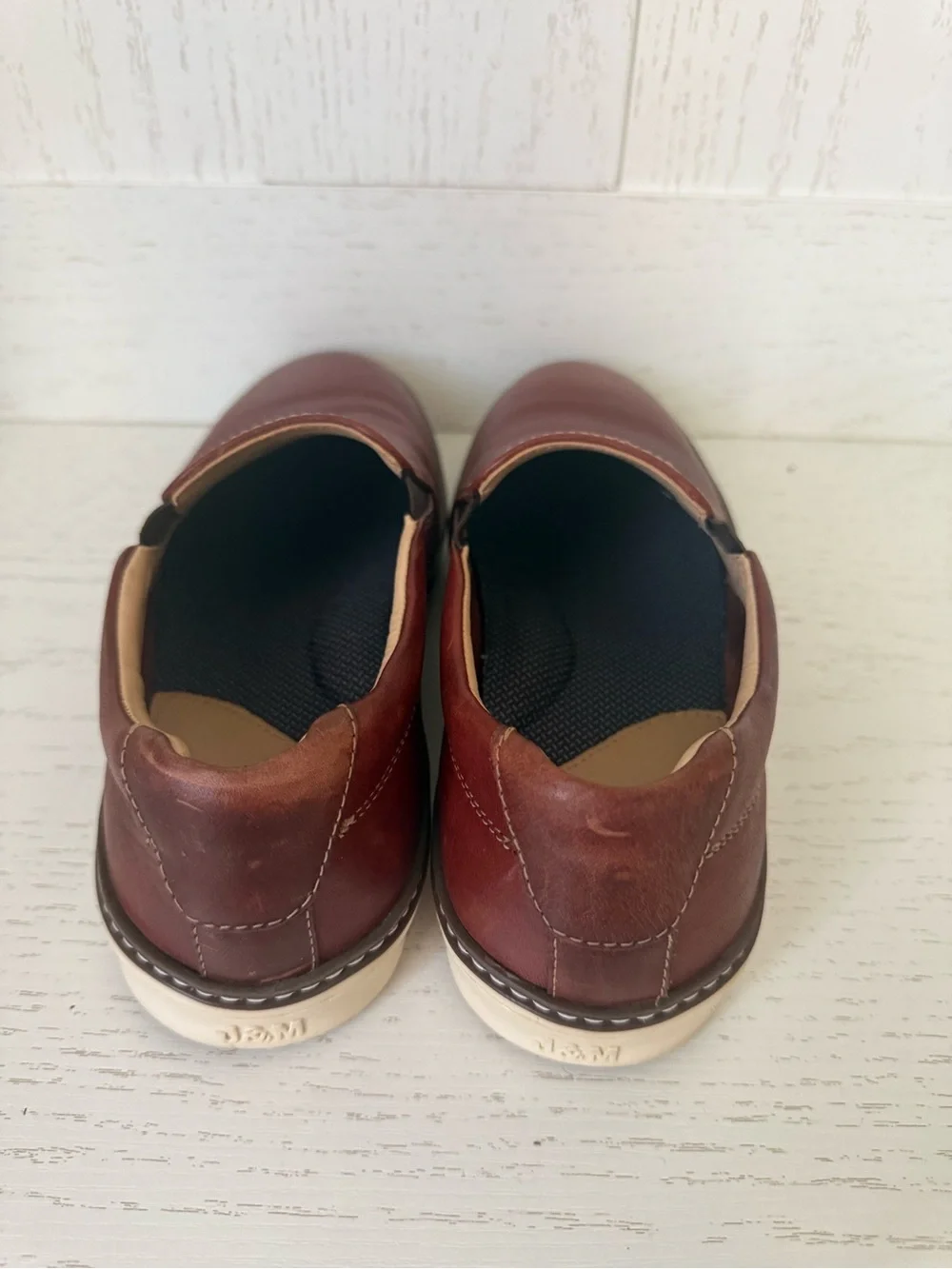 J&M Sheepskin-Lined Men's Slip-On Loafers - Chestnut Brown size 8.5 US men